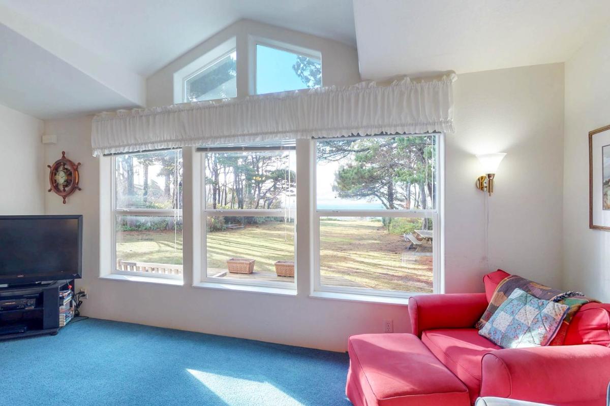 The Beach House at Yaquina Head - image 6