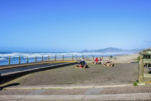 Newport House at Nye Beach - image 2