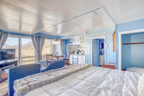 Moolack Shores Inn - image 36