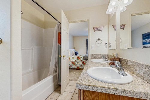 High Street Retreat - image 13
