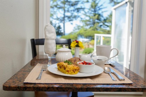 Ocean House - image 15