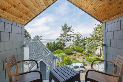 Ocean House - image 24
