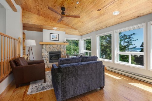 Ocean House - image 25