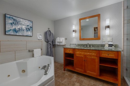 Ocean House - image 30