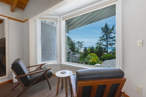 Ocean House - image 32