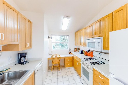 Cottage at Nye Beach - image 6