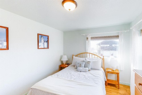 Cottage at Nye Beach - image 7