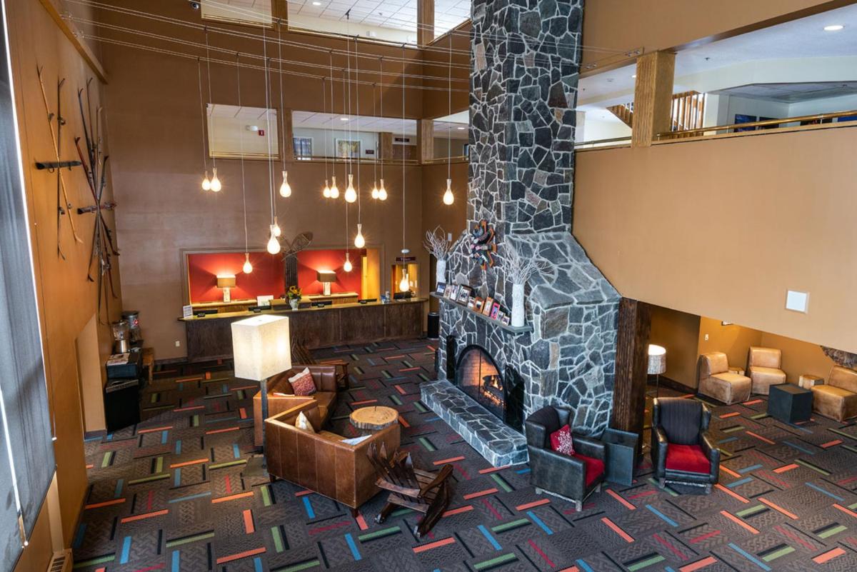 Grand Summit Hotel - image 7