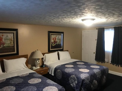 Moonlite Motel - image 15