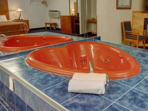 Castle Inn & Suites Niagara Falls - image 10