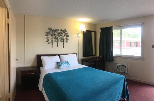Swiss Cottage Inn - image 12