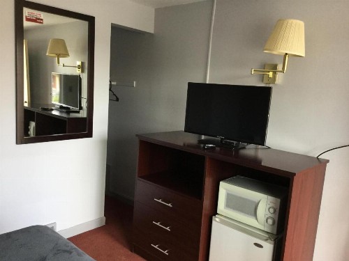 Swiss Cottage Inn - image 13
