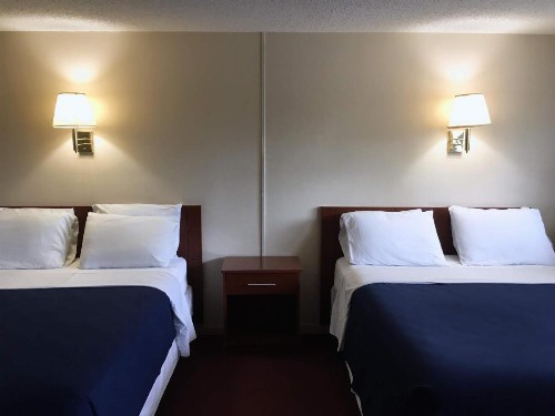 Swiss Cottage Inn - image 4