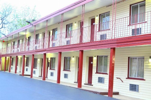 Passport Inn Niagara Falls - image 13