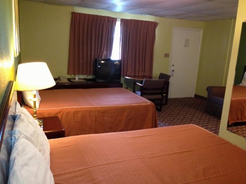 Red Carpet Inn Niagara Falls - image 8