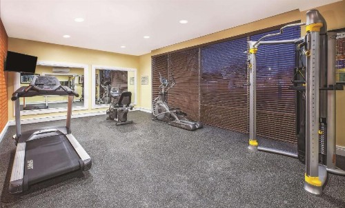 La Quinta by Wyndham Niagara Falls - image 6