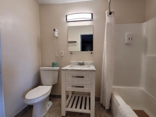Budget Host Inn Niagara Falls - image 10
