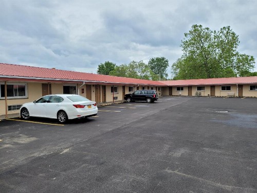 Budget Host Inn Niagara Falls - image 18