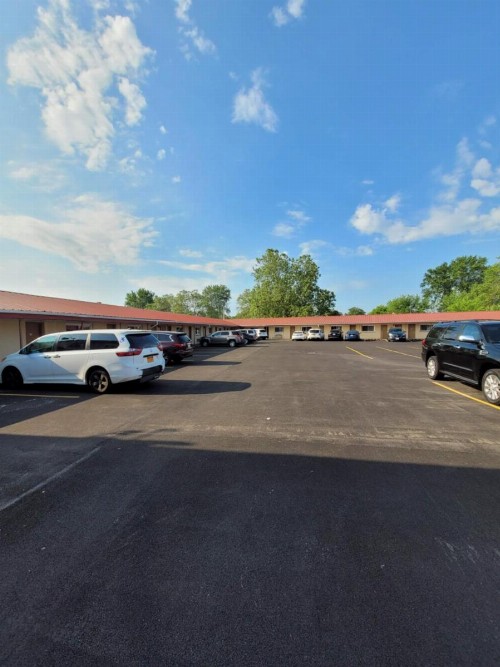 Budget Host Inn Niagara Falls - image 19