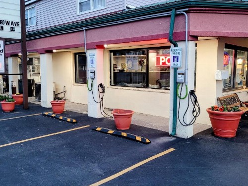 Budget Host Inn Niagara Falls - image 25