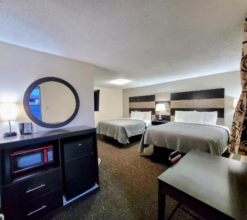 Budget Host Inn Niagara Falls - image 28