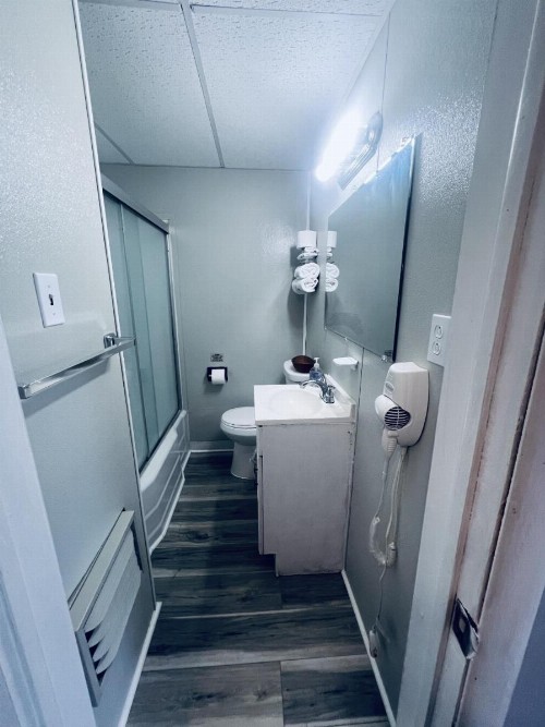 Falls Motel - image 14