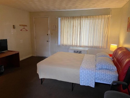 Driftwood Motel - image 23