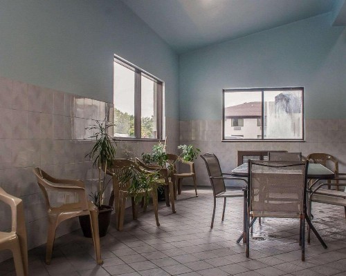 Quality Inn Niagara Falls - image 18