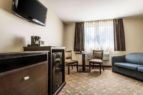 Quality Inn Niagara Falls - image 33