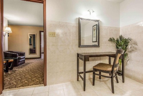 Quality Inn Niagara Falls - image 8