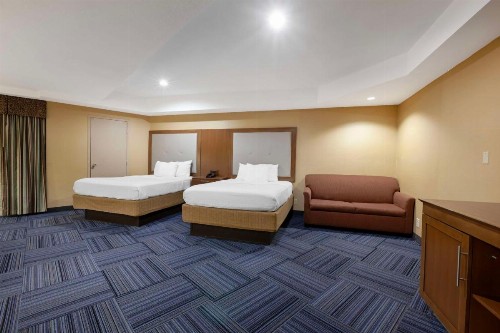 Best Western Summit Inn - image 14