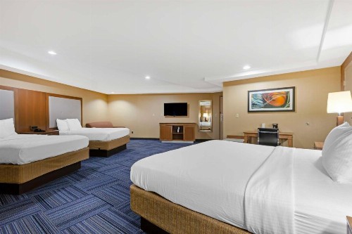 Best Western Summit Inn - image 2