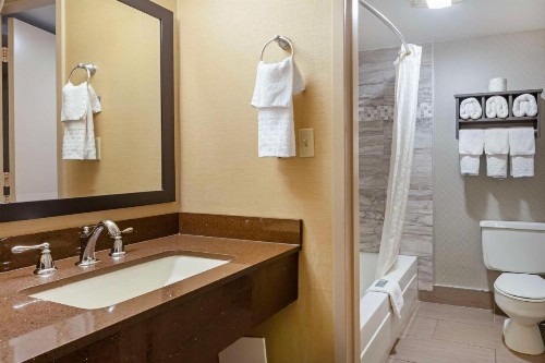 Best Western Summit Inn - image 25