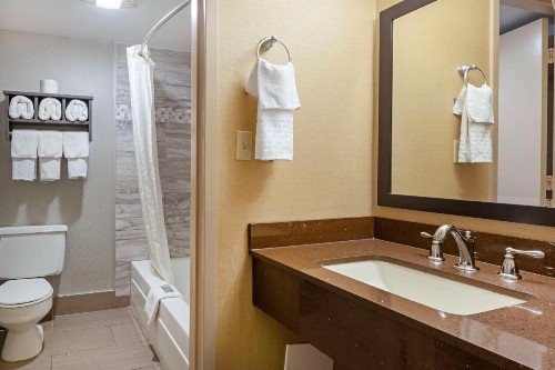 Best Western Summit Inn - image 30