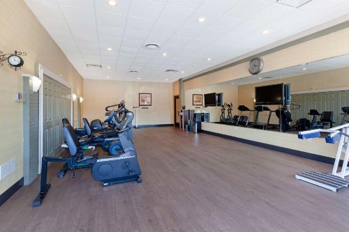 Best Western Summit Inn - image 35