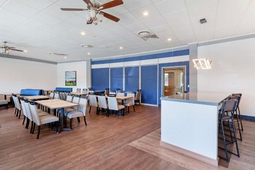 Best Western Summit Inn - image 40