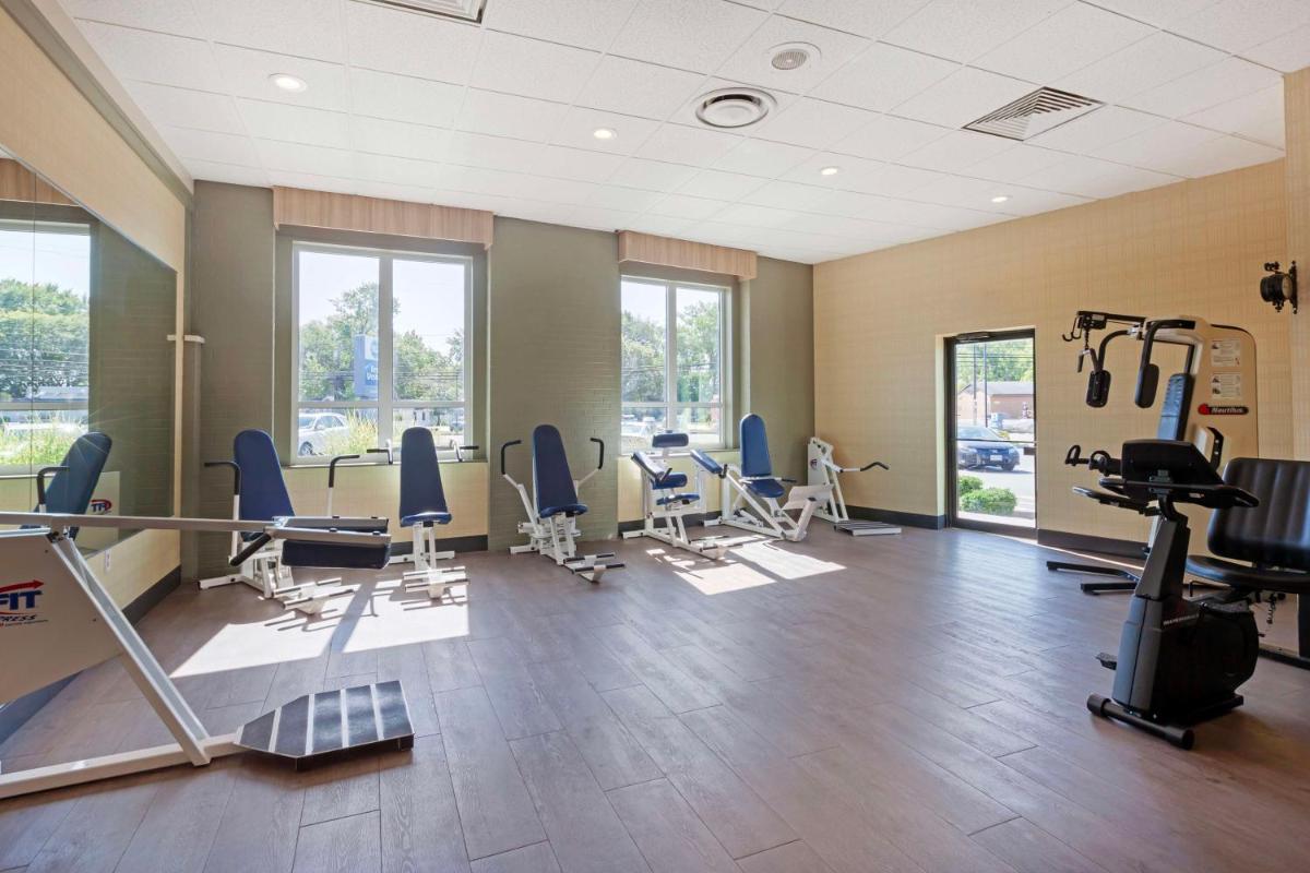 Best Western Summit Inn - image 7