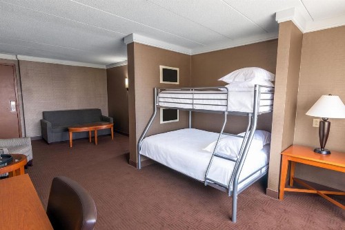 Sheraton Niagara Falls - image 19