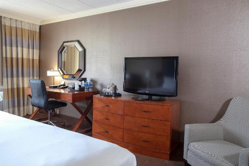 Sheraton Niagara Falls - image 37