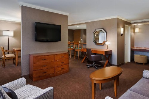 Sheraton Niagara Falls - image 9