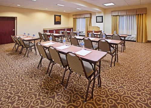 Holiday Inn Express & Suites Niagara Falls an IHG Hotel - image 30