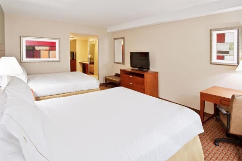 Holiday Inn Express & Suites Niagara Falls an IHG Hotel - image 36
