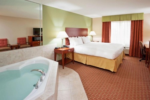 Holiday Inn Express & Suites Niagara Falls an IHG Hotel - image 42