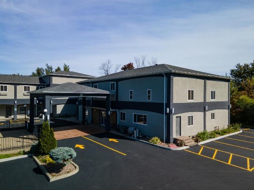 Days Inn & Suites by Wyndham Niagara Falls/Buffalo - image 31