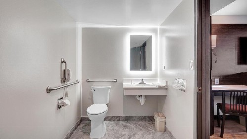 Days Inn & Suites by Wyndham Niagara Falls/Buffalo - image 37