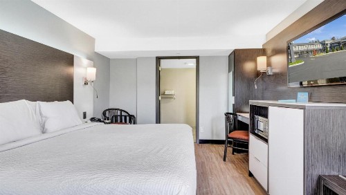 Days Inn & Suites by Wyndham Niagara Falls/Buffalo - image 39