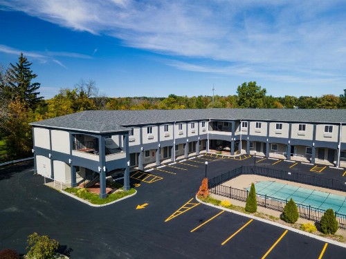 Days Inn & Suites by Wyndham Niagara Falls/Buffalo - image 6