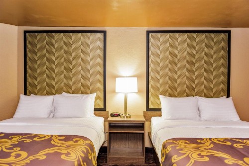 Aarya Hotel By Niagara Fashion Outlets - image 8