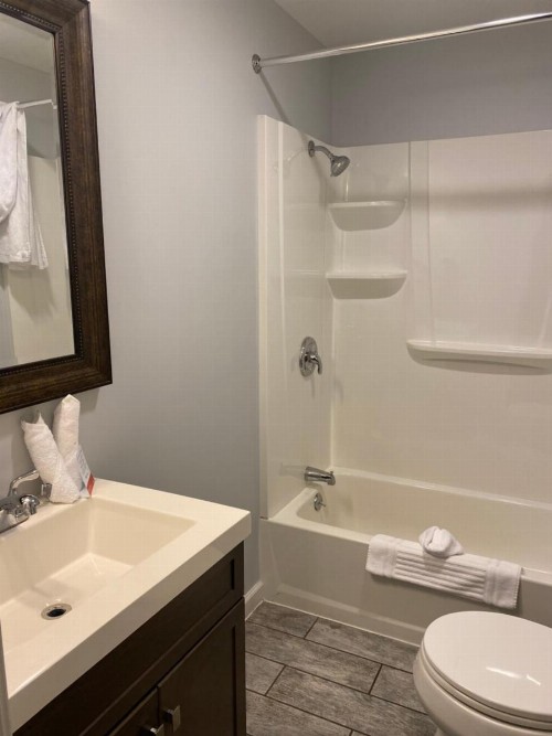 Econo Lodge at the Falls North - image 30
