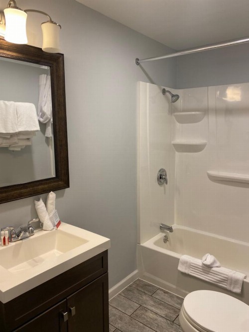 Econo Lodge at the Falls North - image 31